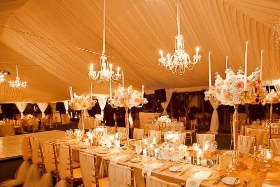 cropped-alquiler-carpas-bodas-alquiler-muebles-eventos-carpa-a-dos-aguas-romantica-lamparas-de-arana-dobles-techos.jpg ALQUILER DE CARPAS PARA EVENTOS